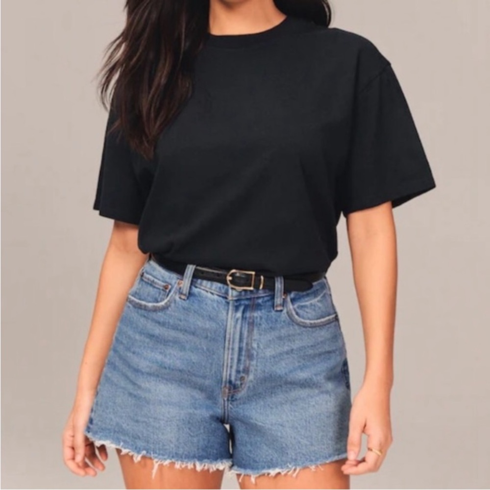 NWT Abercrombie & Fitch The 90’s Relaxed Cutoff Shorts CURVE LOVE Size 32.